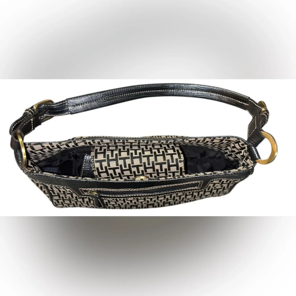 Tommy Hilfiger purse